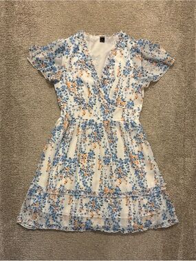 New SHEIN Floral Short Dress in White with Blue & Orange Prints Size Small